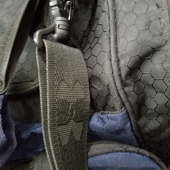 Under armor Duffel bag - Picture 3 of 3